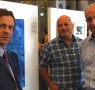  משמאל: השר יצחק (בוז'י ) הרצוג, יובל אקשטיין, מנכ"ל בית אקשטיין, ומאיר ניסנסון, מנכ"ל יבמ ישראל, בעת פתיחת התערוכה בבית יבמ