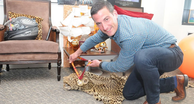 רמי וכנר הגיע היישר ממרתון רומא למאורת הנמר. הוא לא שכח להצמיד את המדליה שלו לנמר של פלי הנמר, יום לפני שנמסר לעיבוד לשטיח קיר, שבקרוב יפאר את קיר המאורה