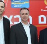 מימין: יהושע בקולה – מנכ"ל HP ישראל, טוני באן – סגן נשיא ב-HP אירופה, מזרח תיכון ואפריקה, ישראל קציר – מנהל תחום שרתים ב-HP ישראל מימין: יהושע בקולה – מנכ"ל HP ישראל, טוני באן – סגן נשיא ב-HP אירופה, מזרח תיכון ואפריקה, ישראל קציר – מנהל תחום שרתים ב-HP ישראל