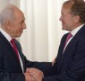 משמאל לימין: הנשיא שמעון פרס ויו"ר סיסקו העולמי ג'ון צ'יימברס. צילום: מארק ניימן / לע"מ משמאל לימין: הנשיא שמעון פרס ויו"ר סיסקו העולמי ג'ון צ'יימברס. צילום: מארק ניימן / לע"מ