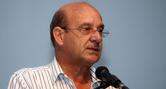 zipi-5 אלי מוריק, סמנכ"ל הכספים של אמבר, הציג בכנס סיפור לקוח - את הטמעת מערכת One1ERP בחברה. אמבר היא חברה שיש לה "מכוני תערובת", ועוסקת באספקת מזון לבעלי חיים: היא מייצרת 850 אלף טון מזון בשנה