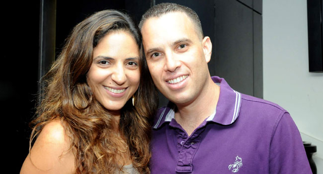 ניצפו שני מארחים: צעירים וחטובים. מימין: אורי ברגמן, מנהל חטיבת התוכנה של HP בישראל, שהשיל 17 ק"ג במהלך מזהיר ולצידו שירי שיריאן