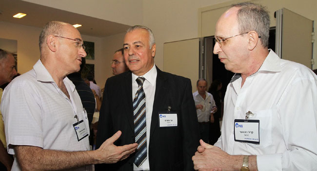 קרול רוזנווסר, סמנכ"ל תפעול, סינאל, גבי בוגנים, מנכ"ל ויו"ר קבוצת סינאל, איציק אלטשולר, מנהל מערכות מידע, משאבי אנוש ושכר, עיריית תל אביב