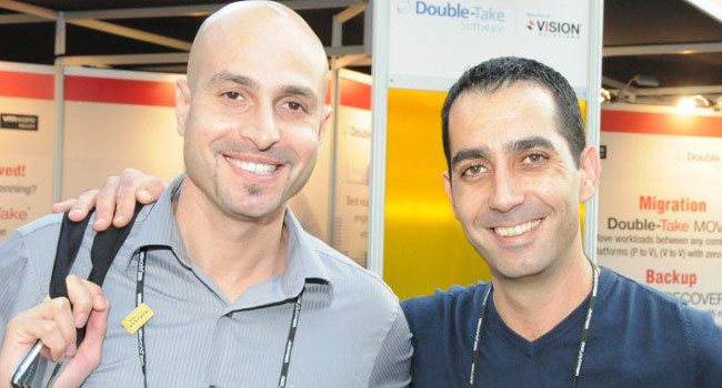 מימין: משה חגשור, מנהל תחום וירטואליזציה במטריקס בשת"פ עם מאיר מאיר, מנהל תחום VMware, זברה