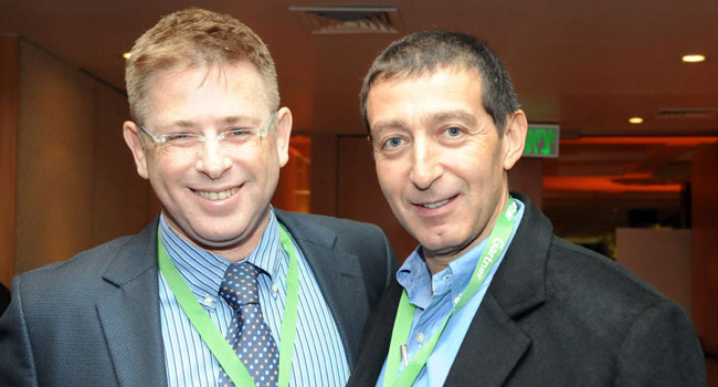 ניצפו מימין שתי חברות משתפות פעולה: רפי שקולניק, מנכ"ל נט-אפ ישראל, טורקיה ויוון ולצידו רון קוובלום, מנכ"ל VMware ישראל