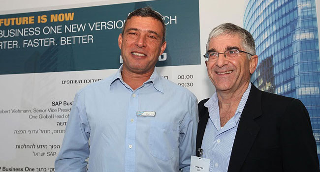 מנכ"לים במפגש פסגה. מיקי מגדל - מנכ"ל סאפ ישראל ומיקי שטיינר - מנכ"ל מעבדות סאפ, חולקים יחדיו לא רק את אותו השם, אלא גם שמחה משותפת לרגל השקת הגרסה החדשה של SAP Business One