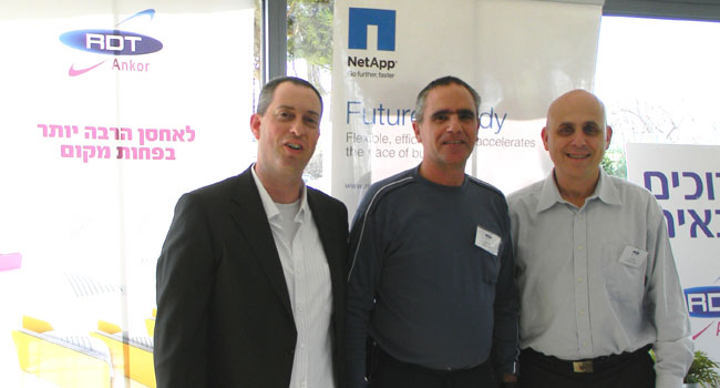 שריג צור, מנכ"ל אנקור מערכות; טל מירון, פריסיייל נט-אפ; והלל פולק, מנמ"ר אורים