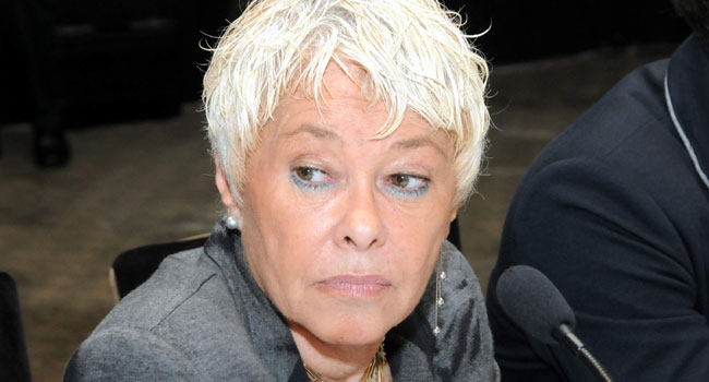 קבלו את עירית תמיר, שועלה ותיקה בעשייה של עמותת קו משווה, יושבת לה בין סטודנטים ערבים שלמדו ומקווים להיקלט בעולם שכולו טוב - עולם ההיי-טק בישראל