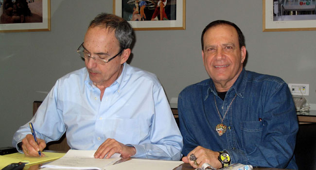 לייזי אורן, נשיא וסגן יו"ר מטריקס, ופלי הנמר, בפגישת הנהלת גשר של אור