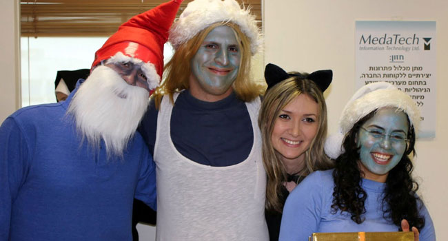 עובדי מידעטק המחופשים. צילום יח"צ: זהר שי