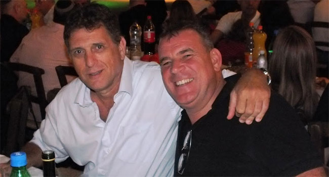 טוני וונד, מנהל תחום האחסון הארגוני בדל (Dell) לאזור אירופה, המזה"ת ואפריקה (מימין), עם שלומי קווארטלר, מנכ"ל דל ישראל