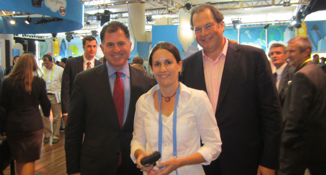 מימין: מארק בניוף, מנכ"ל Salesforce העולמית, עינת צור-שיין, מנכ"ל משותף ב-ServiceWise, ומייקל דל, מנכ"ל דל
