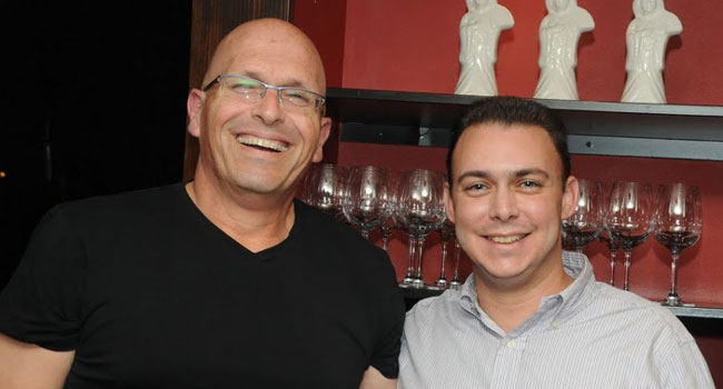 חילופי מפקדים ומשמרות. משמאל: רמי מרגלית, יועץ בכיר, הנשיא היוצא של איגוד משתמשי אורקל בישראל, ועמי אהרונוביץ, הנשיא הנכנס