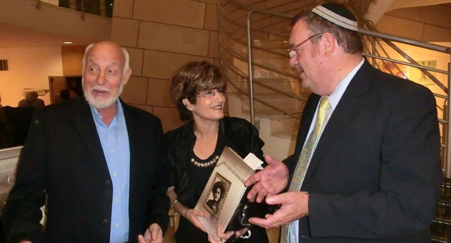 מימין: שר המדע דניאל הרשקוביץ, יעל נוי ואלוף (מיל') אברהם בן שושן, עד לאחרונה מנכ"ל קרן ת"א לפיתוח ומפקד חיל הים בעבר