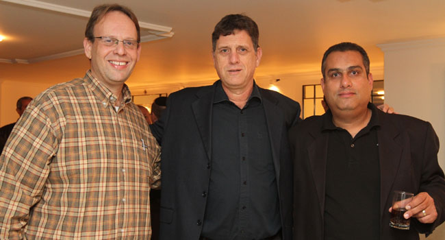 מימין: ליאור גולן, סמנכ"ל יעל פתרונות, שלומי קוארטלר, מנכ"ל דל, ונתי אברהמי