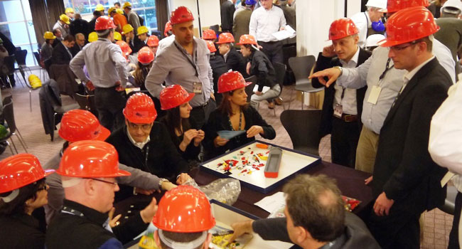 עסוקים במלאכה במהלך התחרות