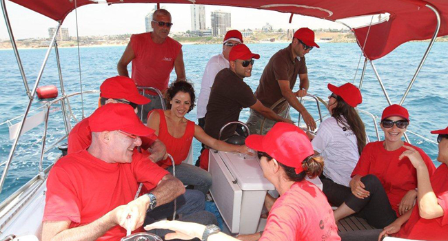 חברי הקבוצה האדומה בפעולה:עומר דרור מ-נס, ליאור זמיר מ-Pontis, יניב צ'רקסקי מאובסורביט, איתיאל מעין מ-וריפון, ירון אדלר מסיסקו ישראל, סיון לוין מסלקום, יום טוב גבאי מסלקום, טלי סקל מסלקום, יעל בר-לב מ-נס ורחלי פקין ממיקרוסופט ישראל