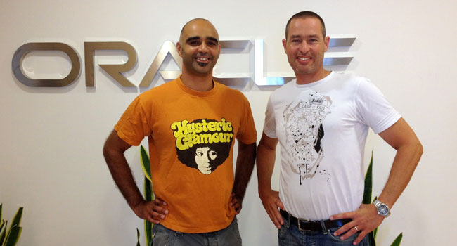 מימין: רועי בן חיון - ארכיטקט בכיר באורקל ישראל, וזיו בן צוק - מנהל פיתוח בכיר במרכז למחקר ופיתוח של אורקל ישראל