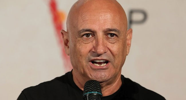 תקציר מנהלים. משה חורב, מנכ"ל אורקל ישראל, שבר שיא ישראלי בהרצאות  בכנס מקצועי - הוא הצליח לדחוס מסרים שתוכננו לרבע שעה בפחות מחמש דקות. מחיאות הכפיים הסוערות שקיבל העידו יותר מכל על הצלחתה של ההרצאה. צילום: קובי קנטור