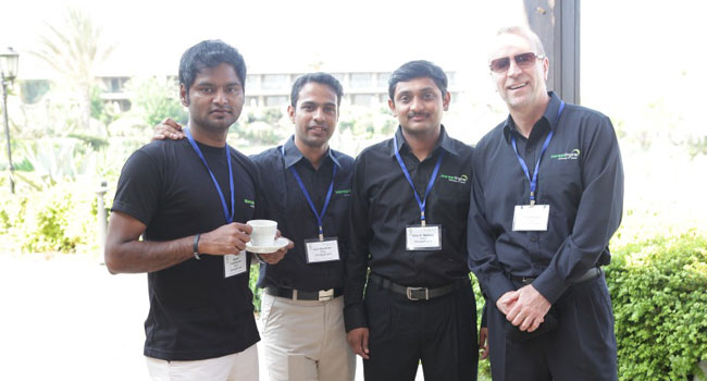 מימין: דיוויד האוול, מנהל ההפצה של ManageEngine ב-EMEA; גיבוי מת'יו, מנהל מוצר Application Manager; אפו פויטראן, מנהל מוצרי Active Directory; רג'ואל סוברם, מהנדס מערכות