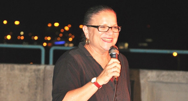 מיכל דליות, אשת החינוך והתקשורת, בהרצאה בפני עובדי אומניטק