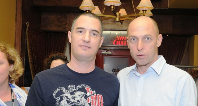 מימין: שמוליק בר - מנכ"ל NeWay, שזכתה בכנס בתואר שותף השנה; ורונן אשכנזי - מנהל קבוצת SMB ושותפים עסקיים, מיקרוסופט