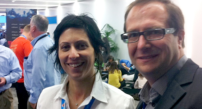 מאיה קומרוב - מנכ"לית בלאט לפידות יישומים ארגוניים (משמאל), עם רובין פישר - סגן נשיא אזורי לאזור EMEA ב-Salesforce.com
