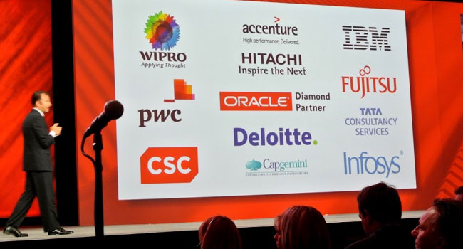 "השותפים הגלובליים הענקיים של אורקל". גם יבמ מתחרתה הגדולה בחומרה ובתוכנה. 3 חברות, שילוב מערכות הודיות גלובליות: טאטה, אינפוסיס וויפרו; 3 חברות יעוץ ושילוב מערכות בינלאומיות: PWC, דלויט ואקסנצ'ר; שתי חברות יפניות: היטאצ'י ופוג'יטסו; חברת שילוב מערכות אמריקאית ותיקה CSC ואחת צרפתית גלובלית Capgemini. נעדרת: HP - פעם שותפה ראשית, היום מתחרה ביחסים רעועים