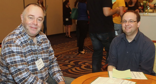 גיל זילברפלד (מימין), Product Manager, לצד בוב מרשל - Organizational Psychotherapist and Transformation Specialist