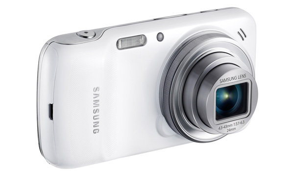 מה חדש? מצלמה משופרת עם חיישן CMOS של 16 מגה-פיקסל, זום אופטי של X10 ופלאש Xenon. גלקסי S4 זום