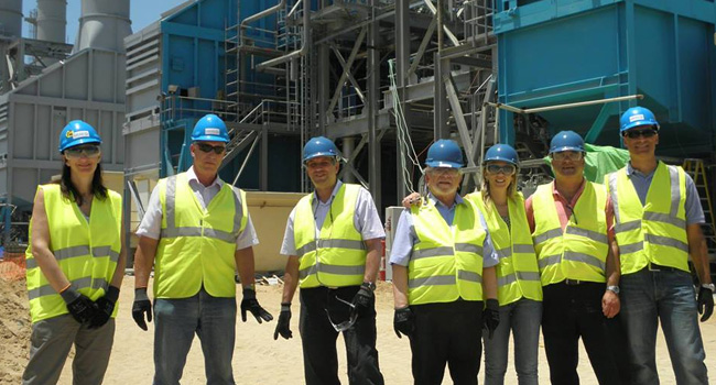 מימין: רוני מורן, סמנכ"ל מערכות מידע בדוראד; איתן צוויג, סמנכ"ל פרויקטים במיה; מיר ארקין, מנהלת לקוחות במיה; צבי צוויג, יו"ר מיה; קובי ביטר, מנכ"ל מיה; דניאל יפה, סמנכ"ל טכנולוגיות בדוראד; ורונית בלו-לפידור, סמנכ"לית לקוחות במיה