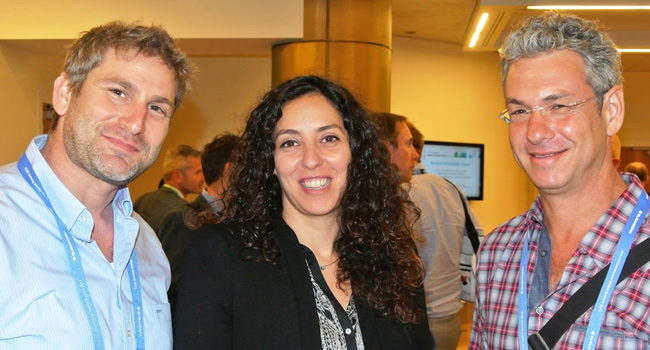 ספק ולקוחות. מימין: דרור יעקובסון - מייסד ומנכ"ל משותף Real Commerce, מובילת תחום המסחר האלקטרוני בישראל; לימור ספרן-זייפר - מנהלת מחלקת e-Banking, חטיבת שיווק ואסטרטגיה בבנק דיסקונט; ואמיר אינדיצקי, ראש חטיבת e-Commerce שיווק ואסטרטגיה בבנק דיסקונט