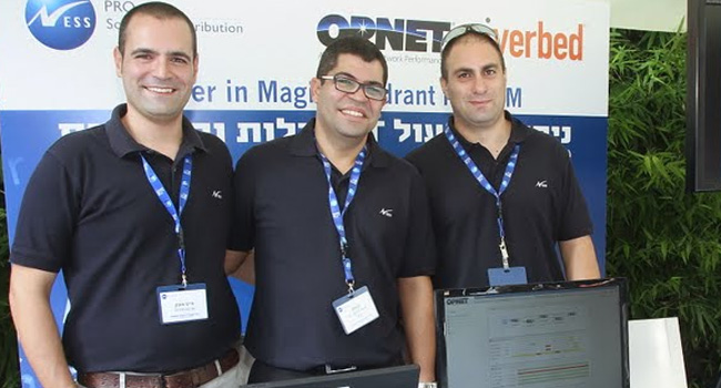 בכנס הוצגו מוצריה של OPNET Technologies האמריקנית, המתמחה בפיתוח ואספקת פתרונות לניהול וניטור ביצועי ישומים (APM). מוצר הדגל של OPNET הוא APM Xpert. גישת APM-High Definition של OPNET מדגישה רוחב ועומק בניטור, וכוללת ניתוח המזהה דפוסים תוך איתור מידע רלוונטי. מימין: מוטי לוי, מנהל מוצר  OPNET  ב-NessPRO; רן כהן, מנהל קו מוצרים ותהליכי מכירות ב-NessPRO; וחיים בן שוהם, ראש צוות יישום ב-NessPRO 