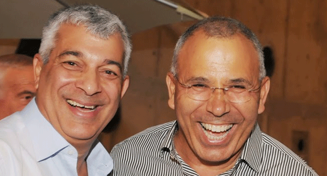 תא"ל (מיל') פנחס בוכריס, מנכ"ל משרד הביטחון הקודם ומפקדה לשעבר של יחידה 8200, וכיום מנכ"ל בתי הזיקוק לנפט. לצדו: המנכ"ל היוצא הטרי, אודי שני