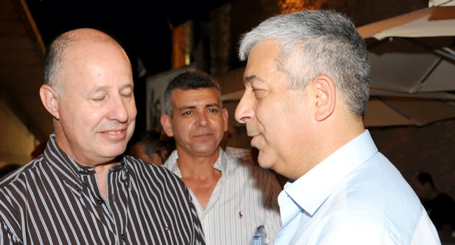 נצפה צחי הנגבי, בעל העבר העשיר ובהווה יו"ר ועדת הכנסת, עם א"ש שפניו לעתיד