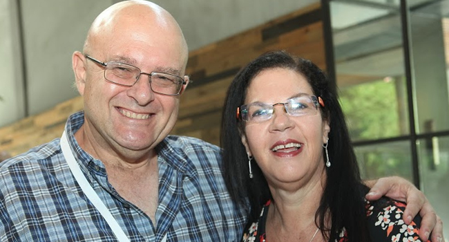 נצפו שניים שהחלו את הקריירה המצליחה שלהם לפני יותר עשרים שנים באנשים ומחשבים. מימין: איריס ויינשטיין - בעלים, משרד תקשורת קשר-ישיר; ורני רוגל, משרד דורן תקשורת, אז עורך העיתון ולאחר מכן המנכ"ל