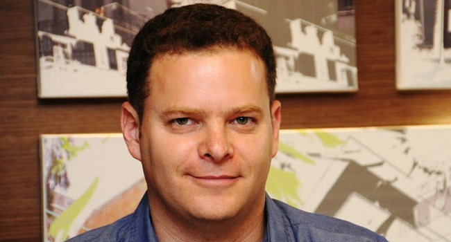 איתי יוגב נושא בשני תפקידים: עומד בראש גוף העוסק בטיפול ב-Big Data וב-Analytics, כאשר הוא והעובדים תחתיו מהווים חלק מ-6,500 אנשי ה-IT של אינטל העולמית – ובמקביל מנהל משותף של תחום ה-BI בחברה. יוגב עובד באינטל 13 שנים במגוון תפקידים בתחום ה-BI. כמו כן, הוא הקים את פעילות ה-Advanced Analytics בחברה ומנהל אותה מזה יותר משלוש שנים. צילום: פלי הנמר