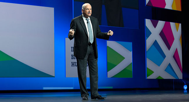 רוברט לה-בלאנק על הבמה בלאס וגאס