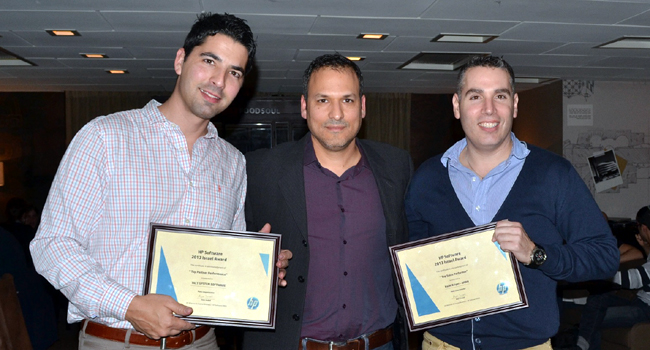 מימין: חיים קריגר, מנהל תחום שו"ב באמן מחשבים; אריאל רוזמרין, מנהל השותפים היוצא לדרום אירופה ב-HP; אורן קרוג, דירקטור מכירות בטאקט