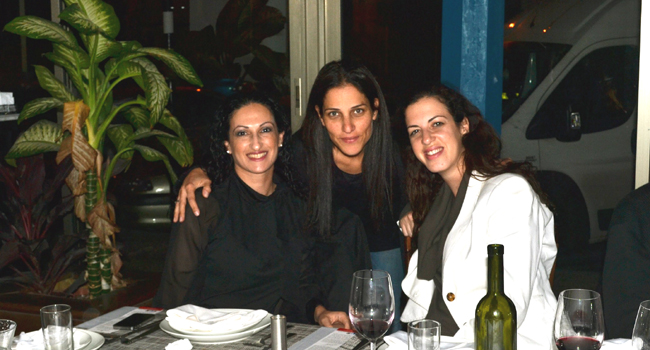 מימין: אלונה שיינזון, מנהלת מכירות ב-HPSW; גילי מנור לוי, מנהלת ב-Commercial HPSW; מאיה דגן, מנהלת מכירות בטיקומסופט