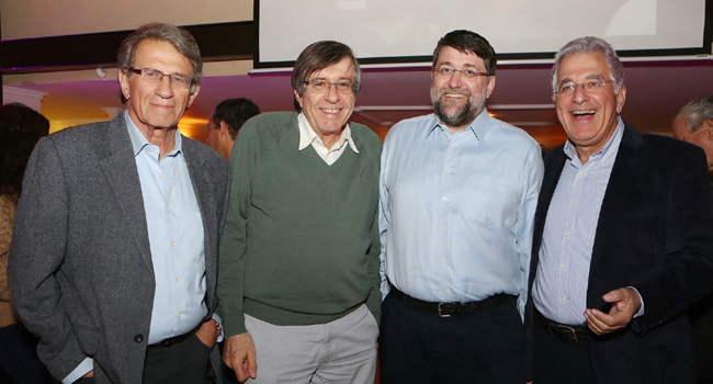 מימין: יצחק חלדי, שותף בסקר; יואל קושיצקי, נשיא יעל; איציק רכלבסקי, משנה לנשיא יעל; ברוך רוטשילד, שותף בסקר