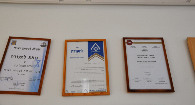 אל"מ כהן משמש כראש מחלקת תכנון באגף התיקשוב מזה חצי שנה, וקודם לכן שימש כראש מחלקת אג"מ תיקשוב ולאחר מלחמת לבנון השנייה היה מקש"פ (מפקד קשר ומיחשוב פיקודי) פיקוד צפון. במהלך שירותו, אף סיים מסלול לימודים במכללה לביטחון לאומי. צילום: פלי הנמר