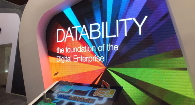 המוטו של תערוכת CeBIT היה DATABILITY, מושג שהגיע מעולמה של חברת המחקר גרטנר וגם משמש את SAG וחזונו של KHS לתיאור עידן הארגון הדיגיטלי