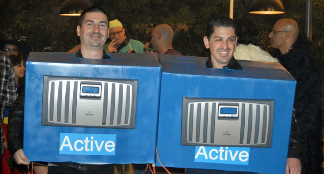 התחפושת המשותפת של אלי ביטון, SE בצוות מכירות בנט-אפ ומיכאל פישמן, איש מכירות בחברה, שזכתה לציון לשבח