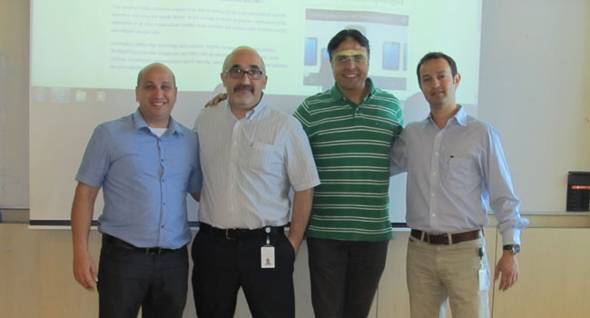 מימין: ארז שמש, מנהל שותפים עסקיים ביבמ ישראל; דניאל לוית, מנהל שותפים עסקיים ביבמ ישראל; אלי שפורוב – מנהל טכנולוגי ביבמ ישראל; ודוד אדי, מנכ"ל vbMobility in Cloud