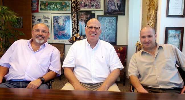 מימין: אילן פרוימוביץ; אריה דנון; ונועם פרוימוביץ