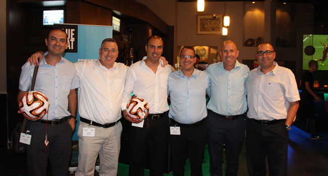 מימין: שלומי שני, מנהל מכירות אנטרפרייז, בינת תקשורת; גיל זיסו, מנהל פרויקטים, טבע; שלומי אביב, סמנכ"ל מכירות אגף אנטרפרייז, בינת תקשורת; גדי דוידאן, מנהל מערכות מידע, בנק יהב; נעם עמית, מנהל מכירות, Bluecoat; עמיר נוריאל, מנהל תשתיות תקשורת ואבטחת מידע, בנק יהב