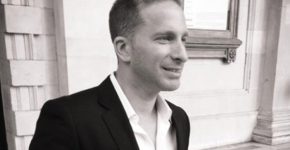 ניר אילון, מנהל סניף השיווק והמכירות של אפל בישראל. צילום: לינקדאין