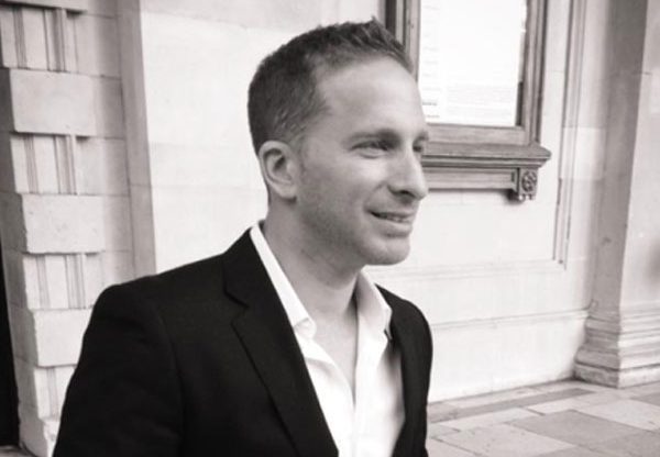 ניר אילון, מנהל סניף השיווק והמכירות של אפל בישראל. צילום: לינקדאין