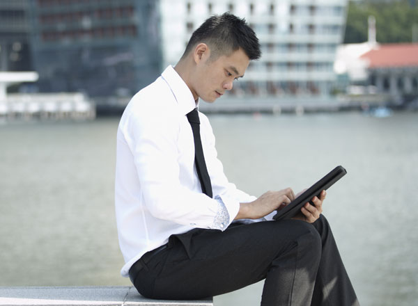 תערוך ביקורות חוזרות. אפל. צילום אילוסטרציה: Bigstock